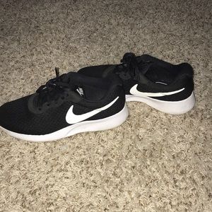 Nike tennis shoes